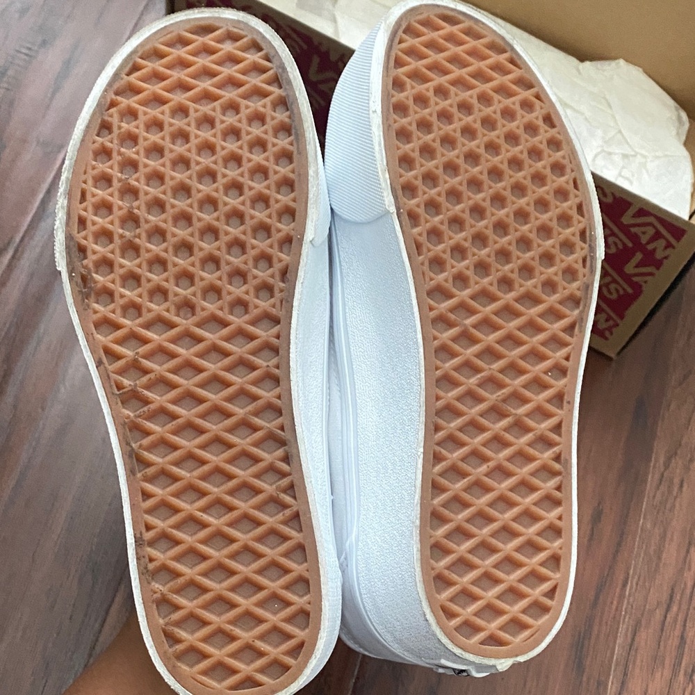 Vans All-White Low-Top Sneakers - Picture 5 of 11